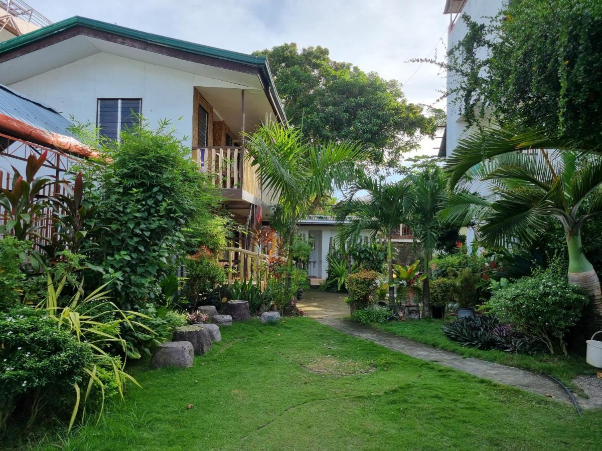 Southpoint Hostel Moalboal Exterior photo